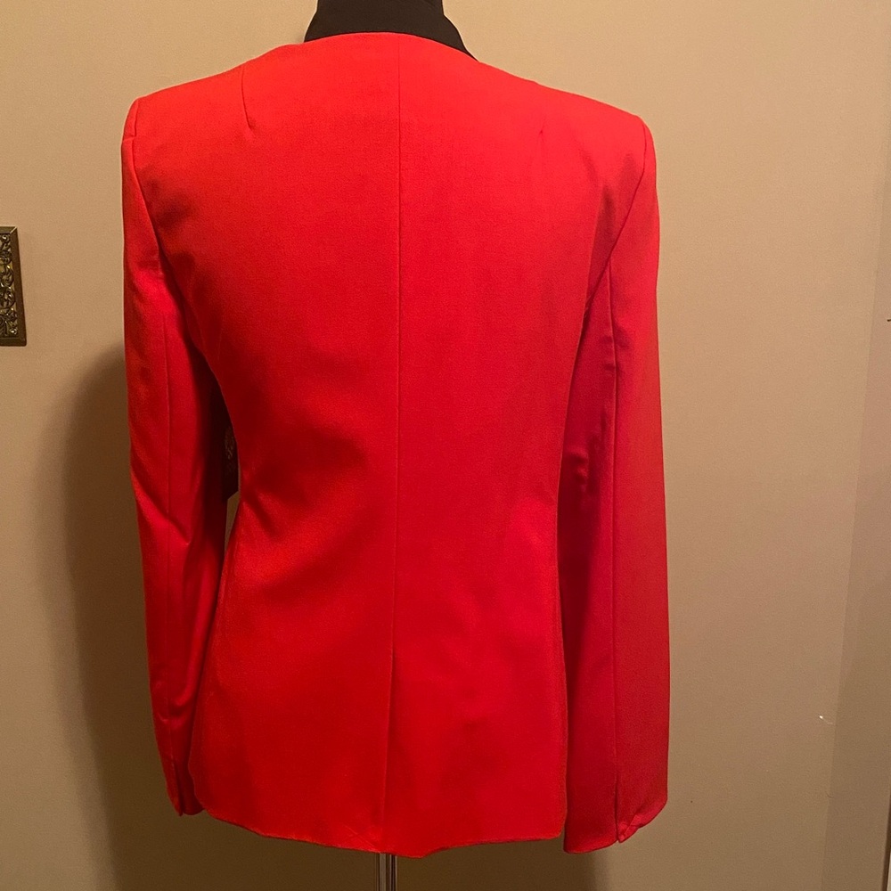Blazer - Picture 3 of 6